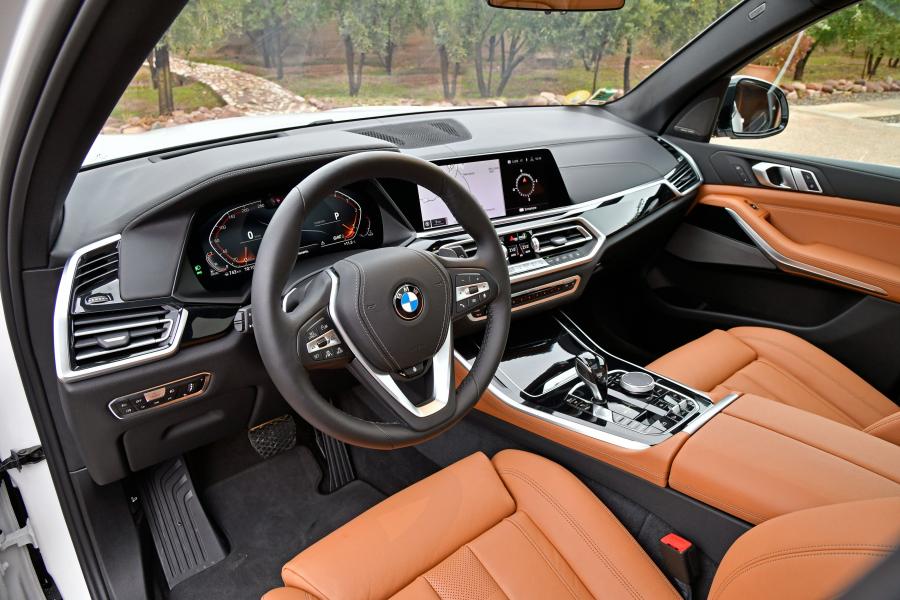 Интерьер BMW X5 xDrive30d xLine (G05) 2018 года  (WW) (фото 19 из 33)